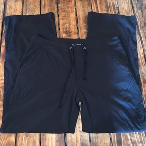 3/$15 Columbia Omnishield Side 10 black pant
